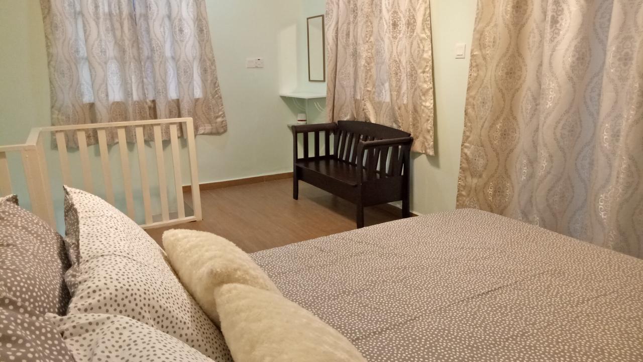 Chalet M's Place George Town